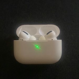 Apple AirPod pros